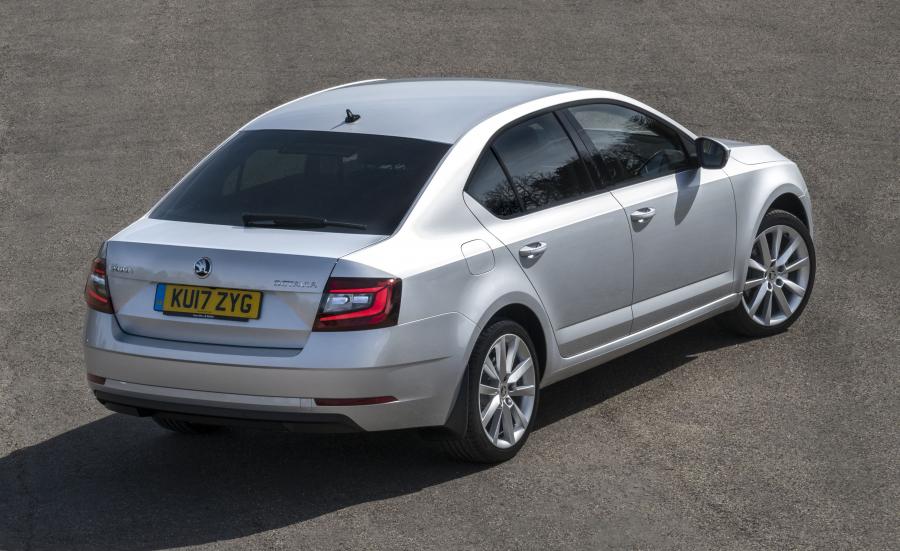  Skoda Octavia 2017 года  (UK) (фото 12 из 16)